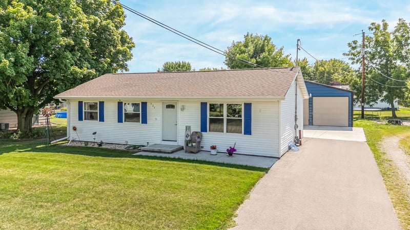 731 Pine St, Winneconne, WI 54986
