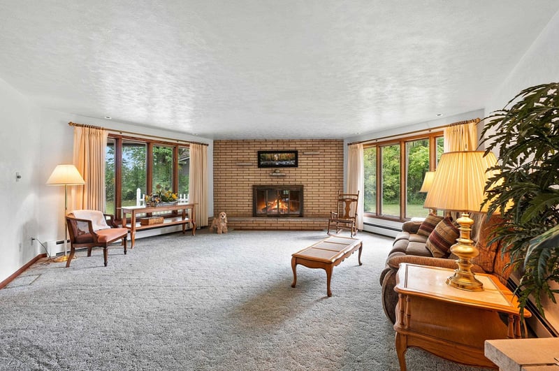 425 Flora St, Pulaski, WI 54162