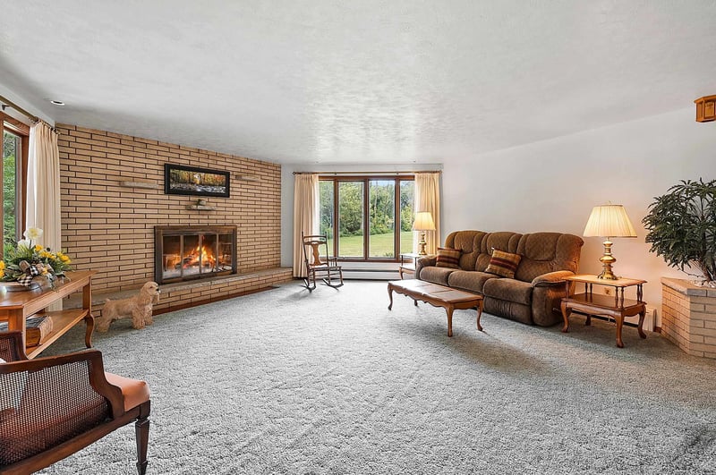 425 Flora St, Pulaski, WI 54162