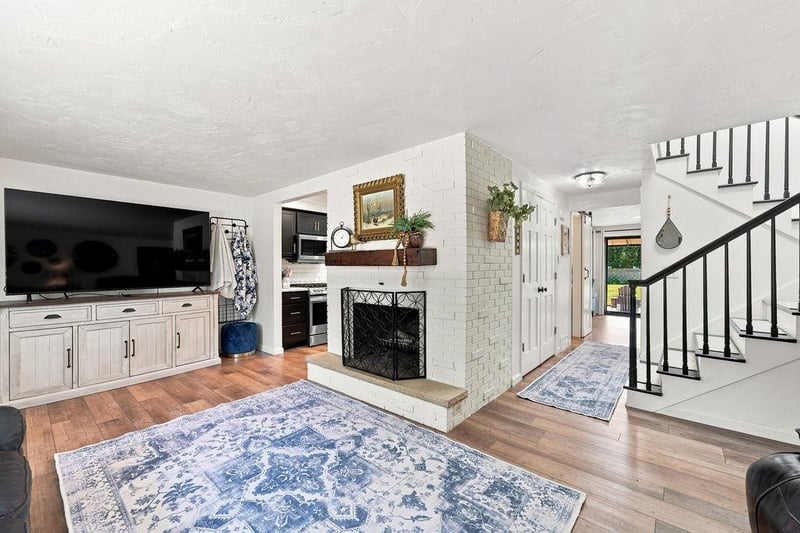 1378 Lake Breeze Rd, Oshkosh, WI 54904