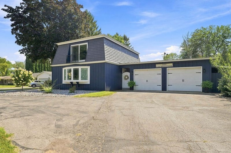 1378 Lake Breeze Rd, Oshkosh, WI 54904
