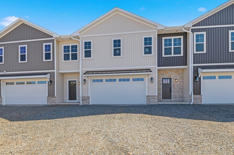 1851 London Rd, Green Bay, WI 54311