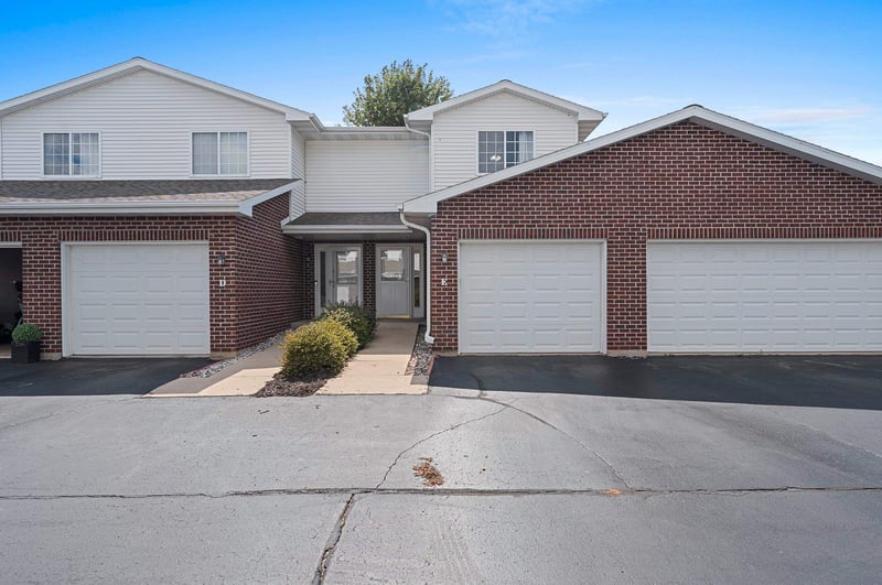 1903 Riverside Dr #E, Suamico, WI 54313