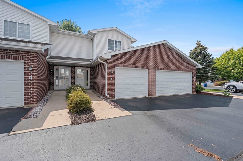 1903 Riverside Dr #E, Suamico, WI 54313