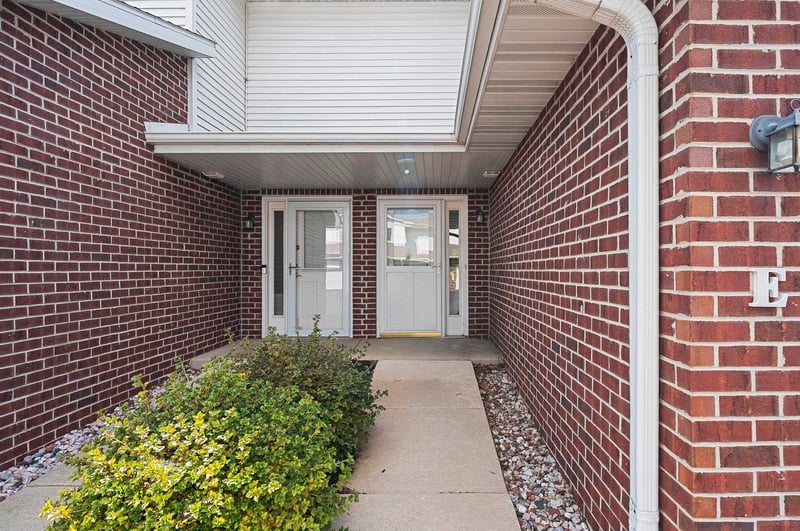 1903 Riverside Dr #E, Suamico, WI 54313