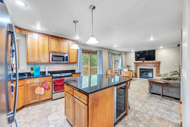 2946 Copper Mountain Ct, Howard, WI 54313