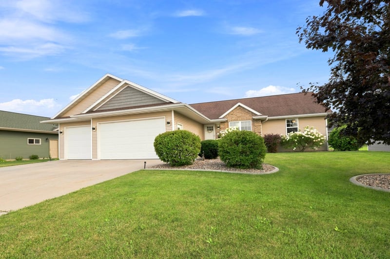 473 Harvest Hill Dr, Denmark, WI 54208
