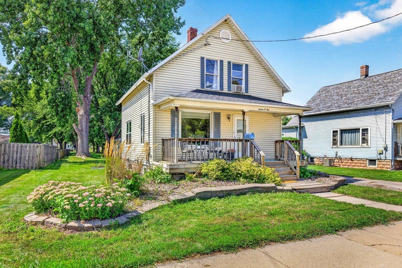 705 Madison St, Little Chute, WI 54150-1625