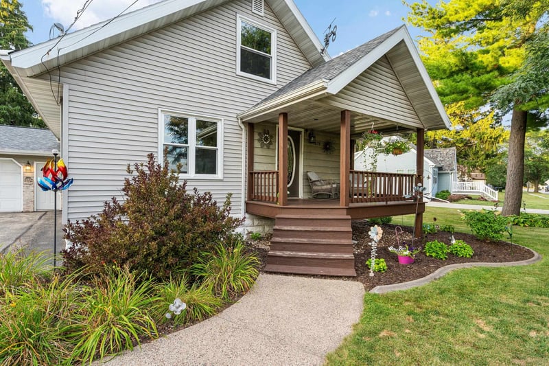 W7678 State Rd 54, Shiocton, WI 54170-8672