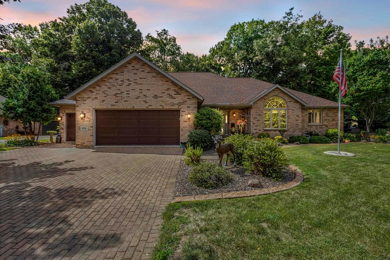 106 Wulgaert Way, Appleton, WI 54113