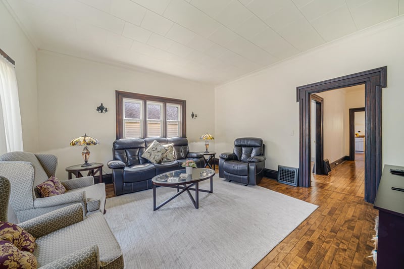 717 Powers St, Oshkosh, WI 54901-4656