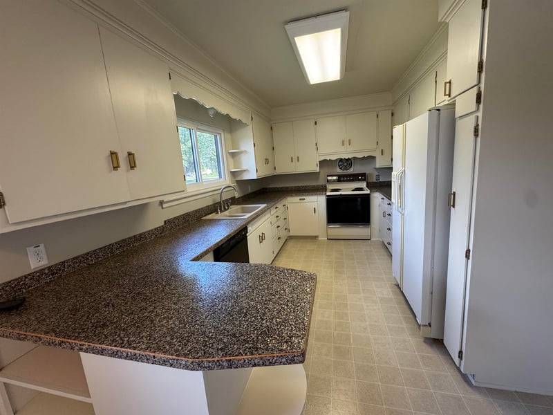 316 W 4th St, Shawano, WI 54166
