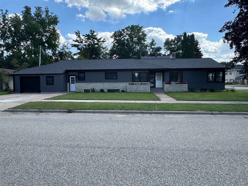 316 W 4th St, Shawano, WI 54166