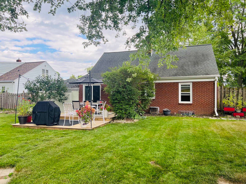 2374 Jourdain Ln, Green Bay, WI 54301-2138