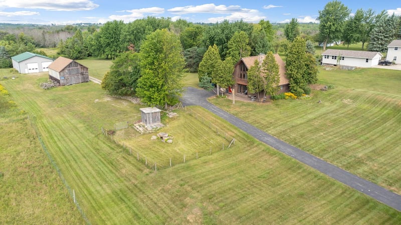 N2579 Hample Rd, Appleton, WI 54913