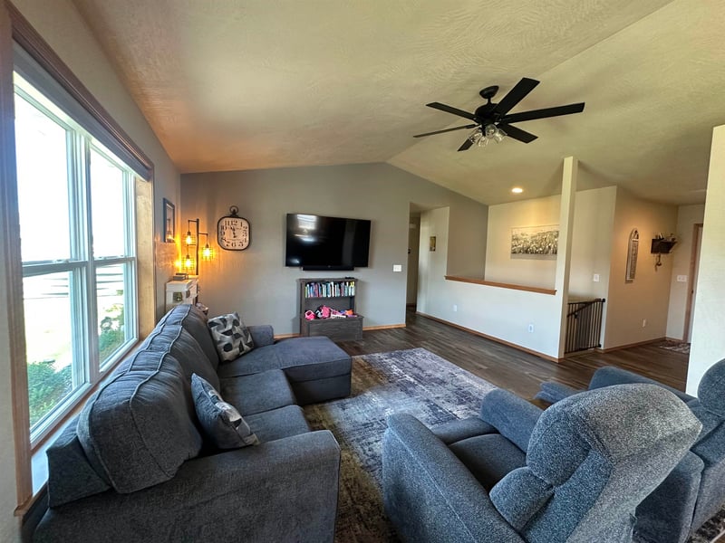 601 Debruin Rd, Combined Locks, WI 54113