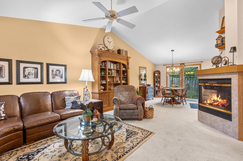 1808 Hardwoods Ct, De Pere, WI 54115