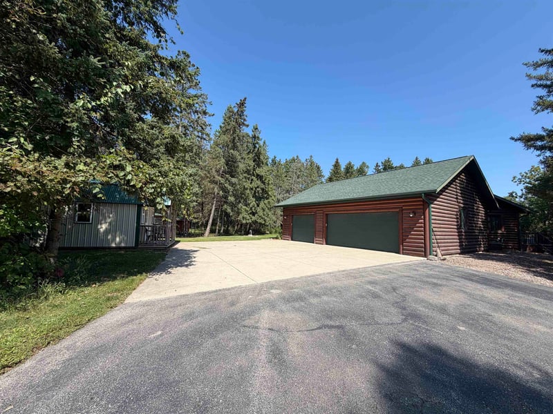 W9150 Forevergreen Ct, Hortonville, WI 54944-9275