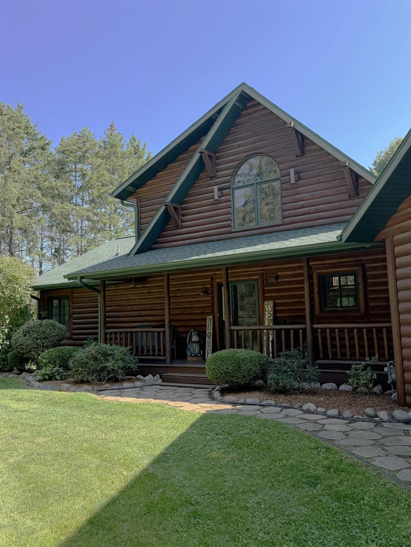 W9150 Forevergreen Ct, Hortonville, WI 54944-9275
