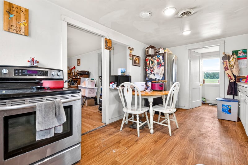 N3043 Pioneer Rd, Clintonville, WI 54929-8572