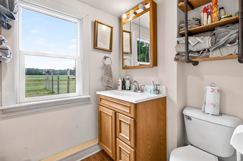 N3043 Pioneer Rd, Clintonville, WI 54929-8572