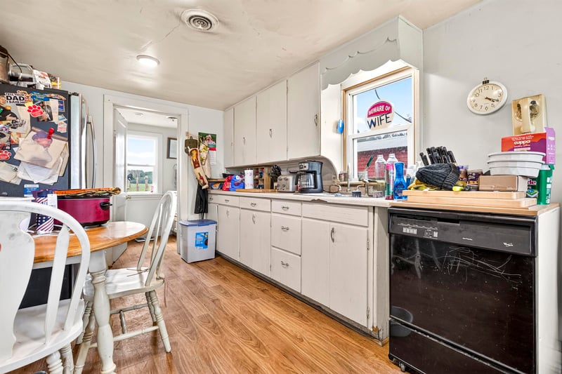 N3043 Pioneer Rd, Clintonville, WI 54929-8572