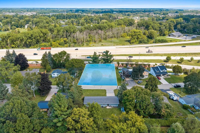 161 Parkside Ct, Green Bay, WI 54313-6216