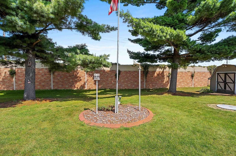 161 Parkside Ct, Green Bay, WI 54313-6216