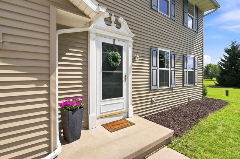 542 Highland Meadow Trl, Pulaski, WI 54162