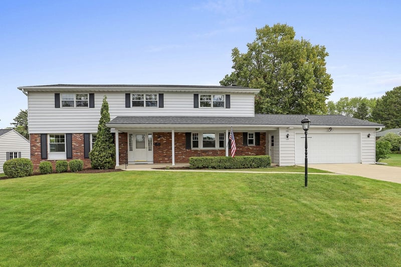 180 Rosemont Dr, Green Bay, WI 54301-2613