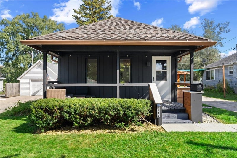1116 Lyndon St, Green Bay, WI 54303-3844