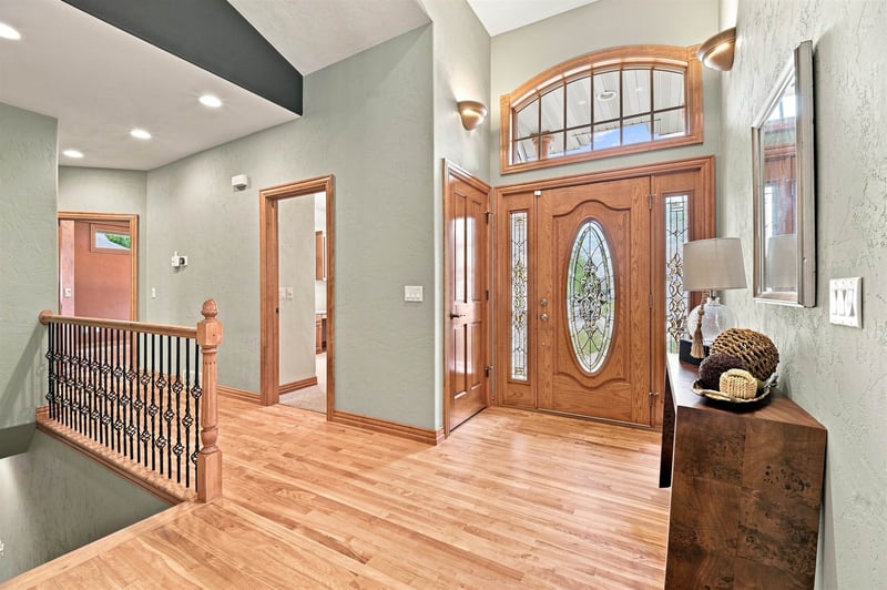 638 Miranda St, Combined Locks, WI 54113