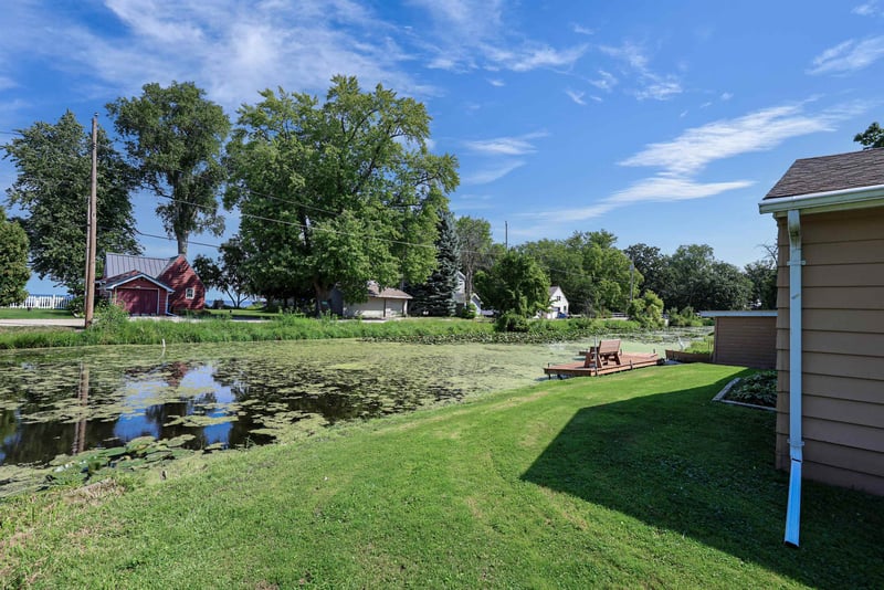 2068 S Point Comfort Rd, Oshkosh, WI 54902