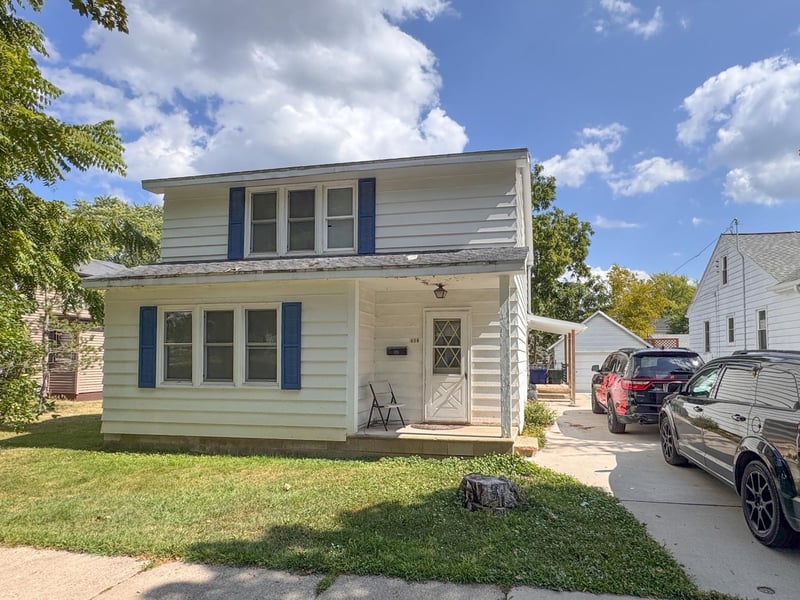 608 N Huron St, De Pere, WI 54115-2619