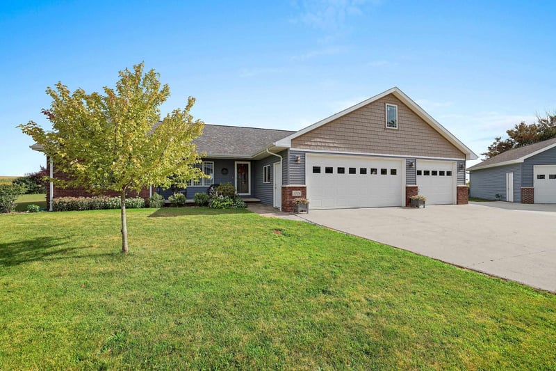1028 Maple Vista Ct, Seymour, WI 54165-1270