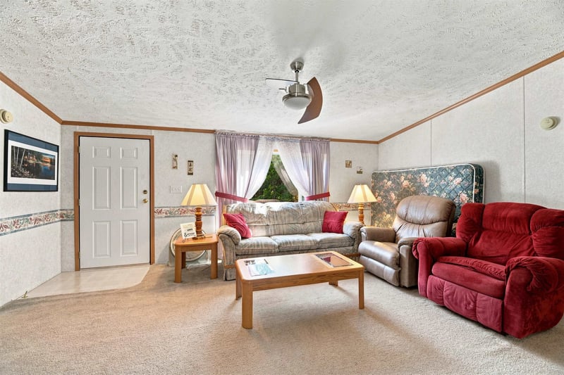 W5476 Lake Dr, Shawano, WI 54166