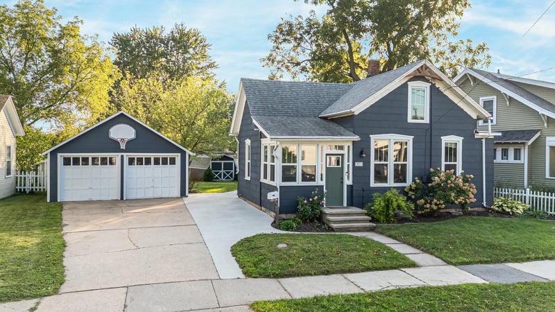 203 W Division St, Kaukauna, WI 54130