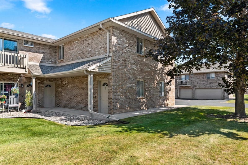 3319 N Casaloma Dr #81, Appleton, WI 54913