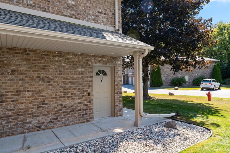 3319 N Casaloma Dr #81, Appleton, WI 54913