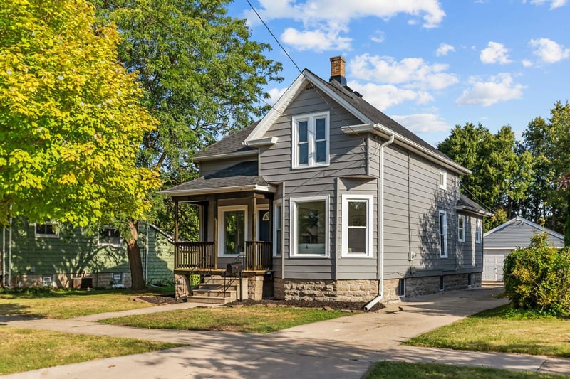 1532 W Bent Ave, Oshkosh, WI 54901