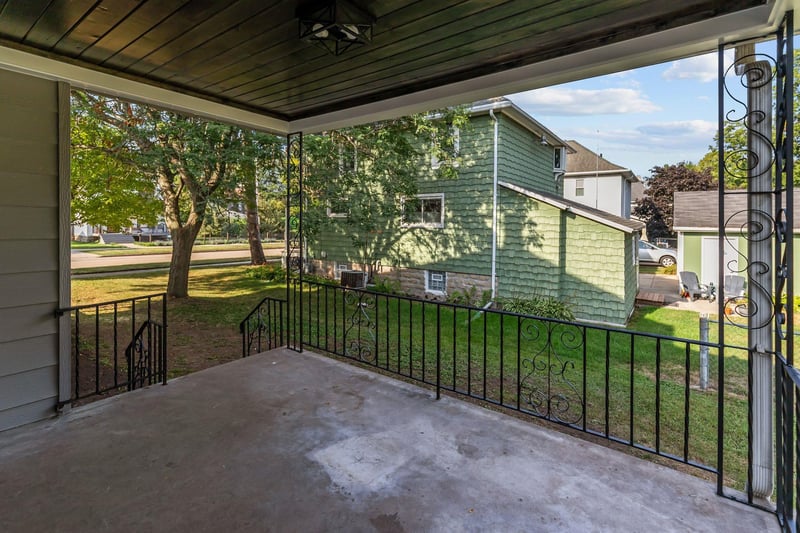 1532 W Bent Ave, Oshkosh, WI 54901