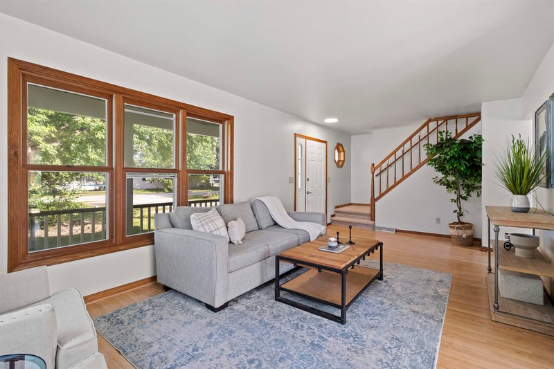 725 Harrison Ave, Omro, WI 54963