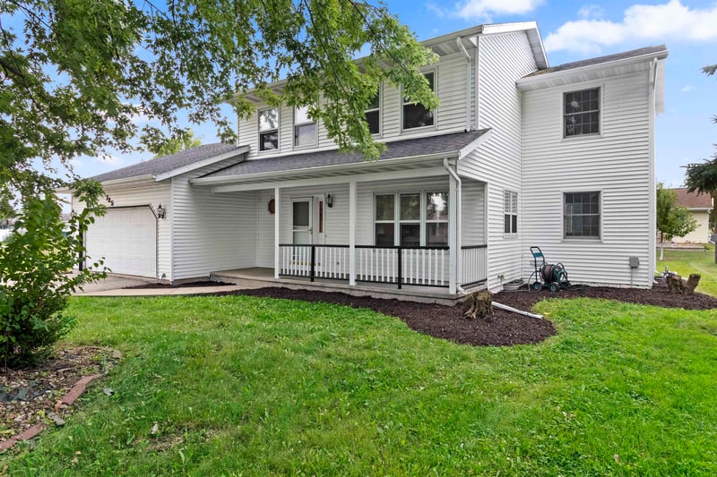 725 Harrison Ave, Omro, WI 54963