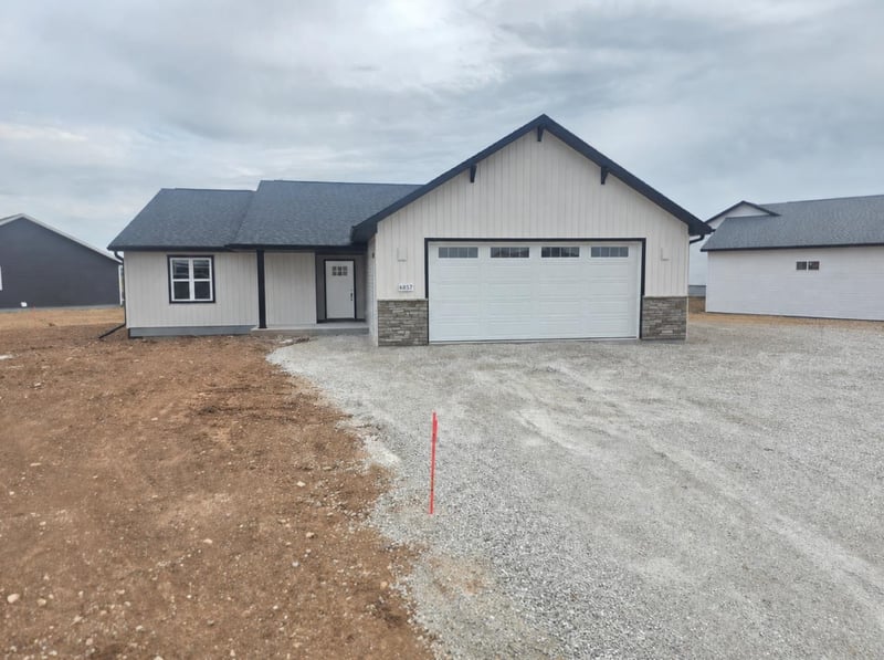 W6857 Mcallister Dr, Greenville, WI 54942