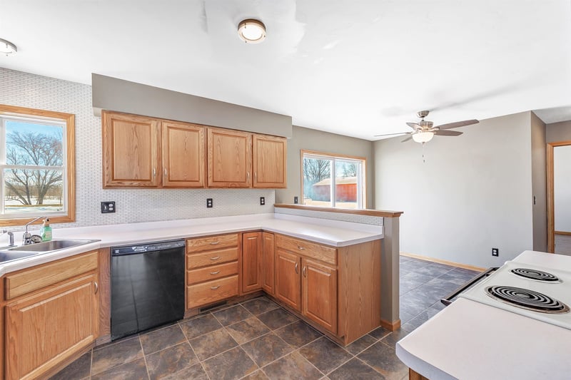 7920 Midway Rd, Lena, WI 54139-970
