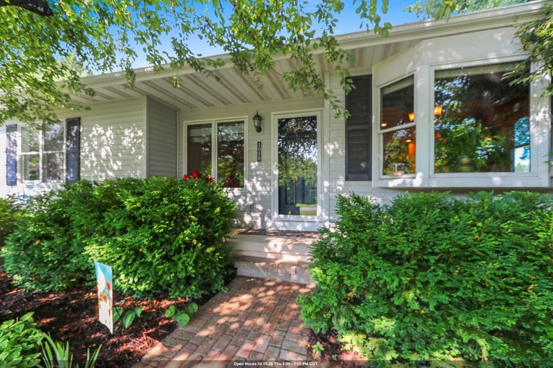 5050 Redbud Ct, Green Bay, WI 54311