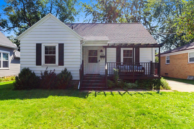 124 N Oneida St, Green Bay, WI 54303
