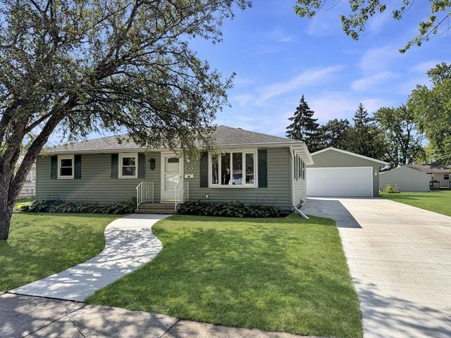 208 State St, Neenah, WI 54956