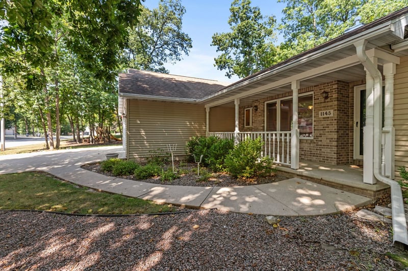 1145 Shaggy Bark Dr, Neenah, WI 54956