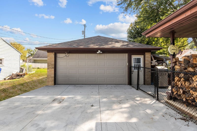 807 W Parkway Blvd, Appleton, WI 54914-2643